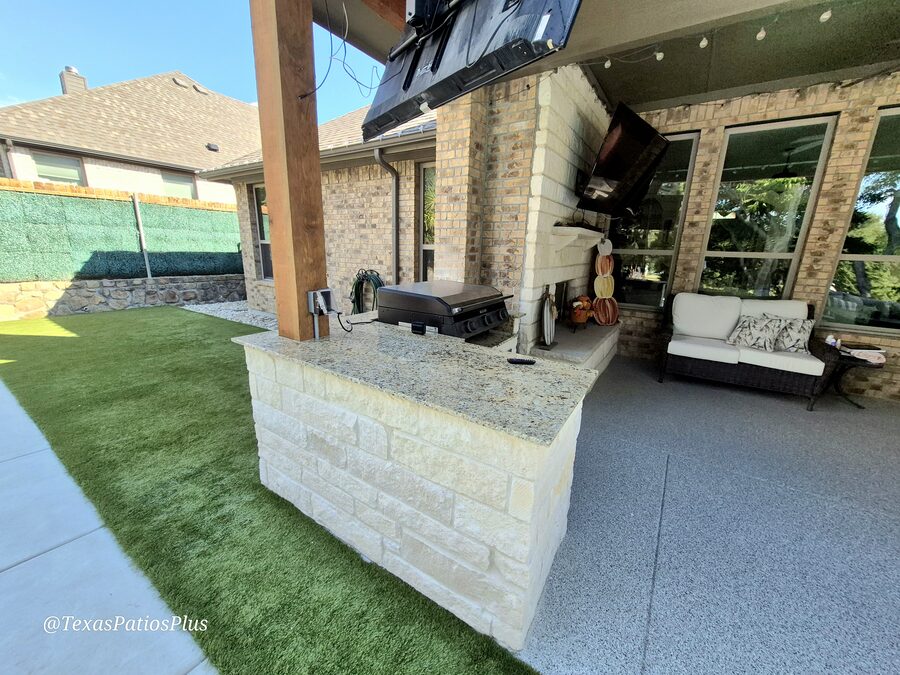 Custom outdoor kitchen built by Texas Patios Plus in south DFW