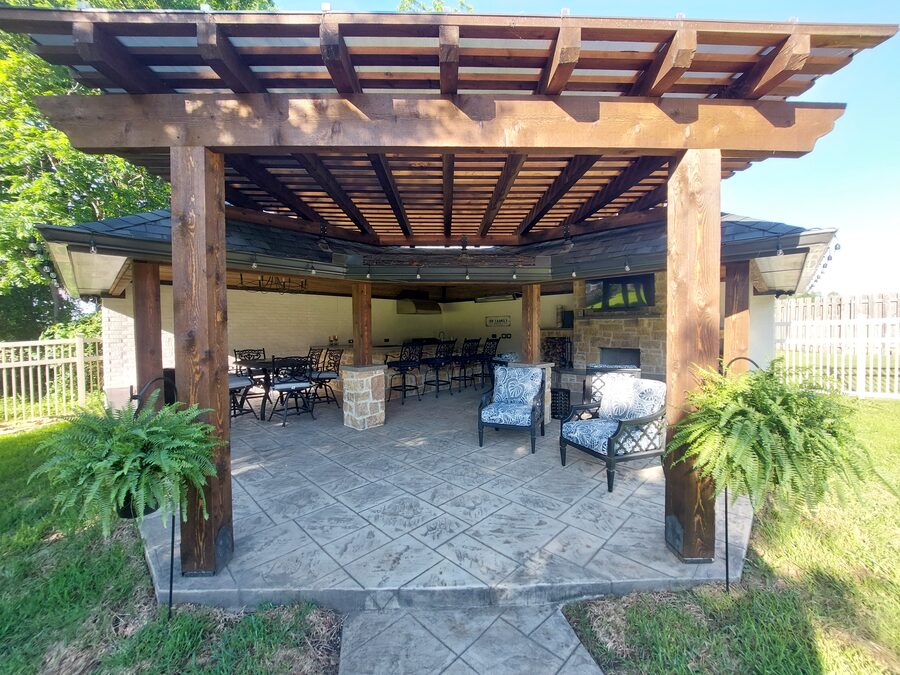 Custom pergola built by Texas Patios Plus in south DFW